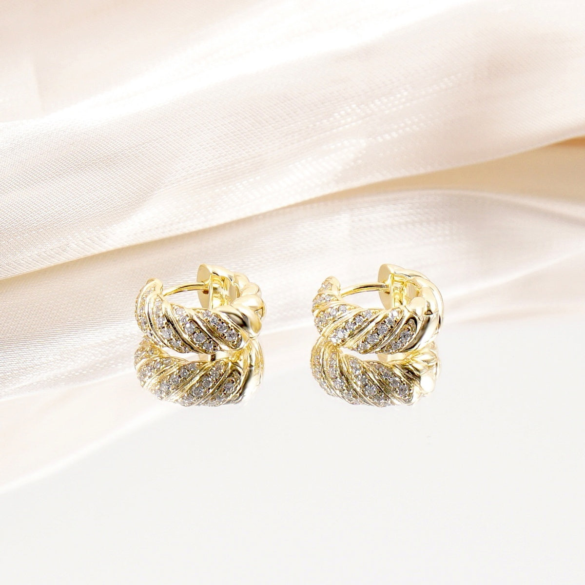Sculpted Cable Hoop Earrings D Color VVS Synthetic Moissanite S925 Earrings