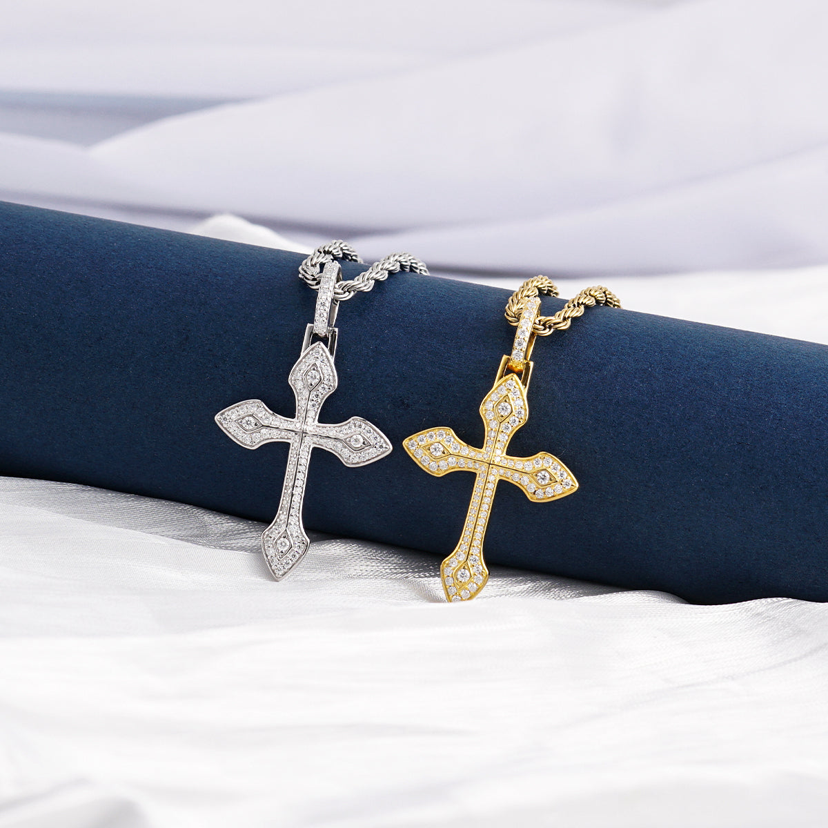 1.7ct Round Pointed Cross Necklace D Color Synthetic Moissanite Unisex Pendant Necklace S925 Chain