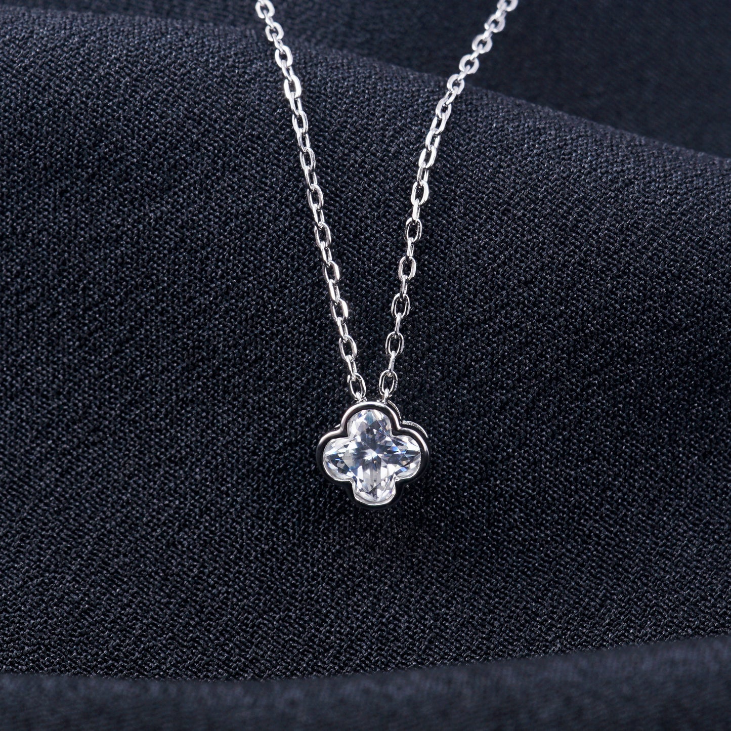 1ct Clover Cluster Pendant Necklace Lab-Created Moissanite Necklace S925 Chain