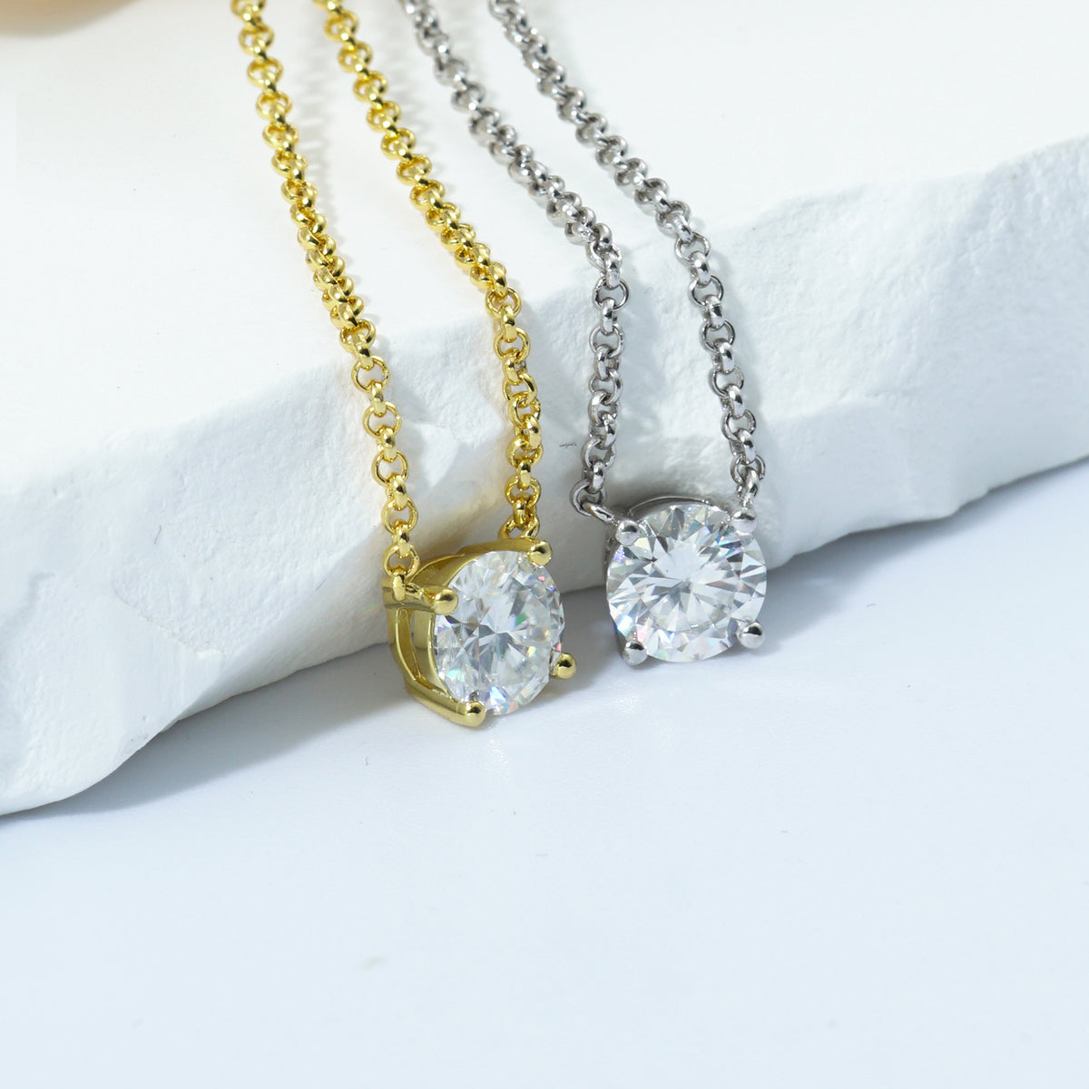 1ct Synthetic Moissanite Classic Round Four Prong Necklace S925 Chain
