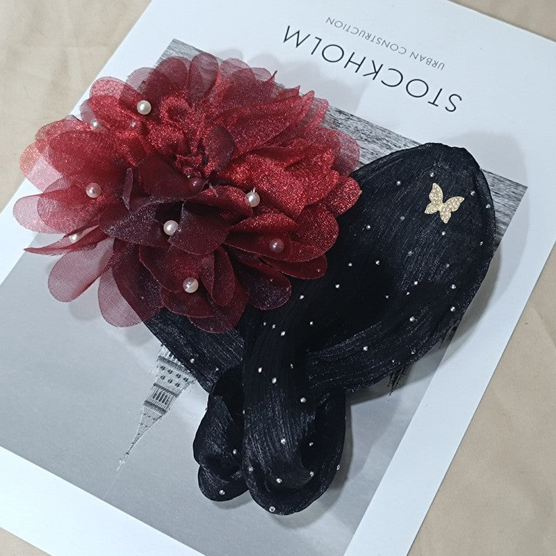 Blossom Twist Hair Clip