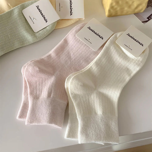 Cozy Cloud Socks: Softness You Can Wear         （$9.9 for three pairs）