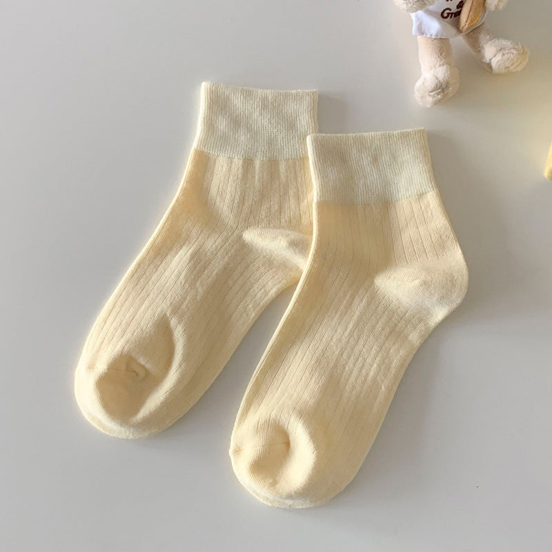 Cozy Cloud Socks: Softness You Can Wear         （$9.9 for three pairs）