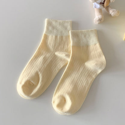 Cozy Cloud Socks: Softness You Can Wear         （$9.9 for three pairs）